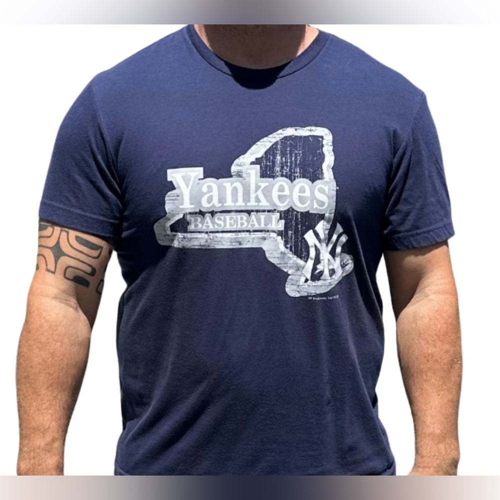 New York Yankees Baseball Men’s Large Short Sleeve T-Shirt